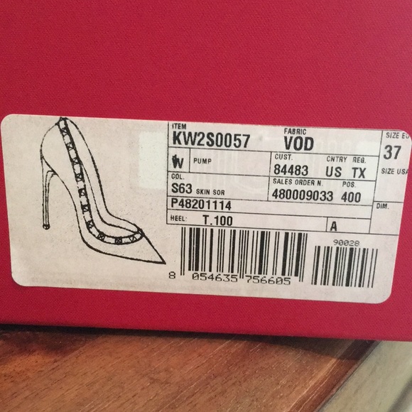 Valentino Rockstud Pumps - Picture 7 of 8